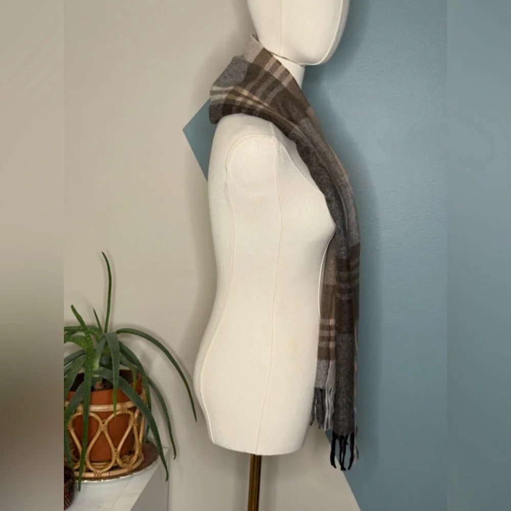 Jos. A. Bank 100% Cashmere Plaid Scarf Beige Taupe Gray Classic Winter Neutral